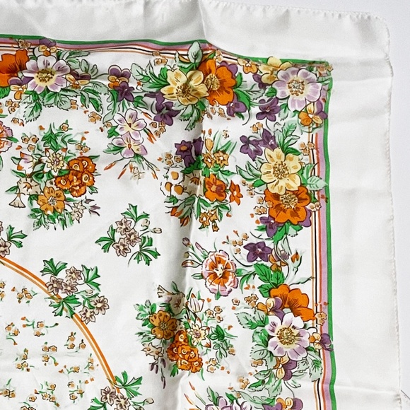 Liberty of London Silk Scarf 27in Square Graphic Floral Print Vintage 70s Retro - Picture 4 of 11